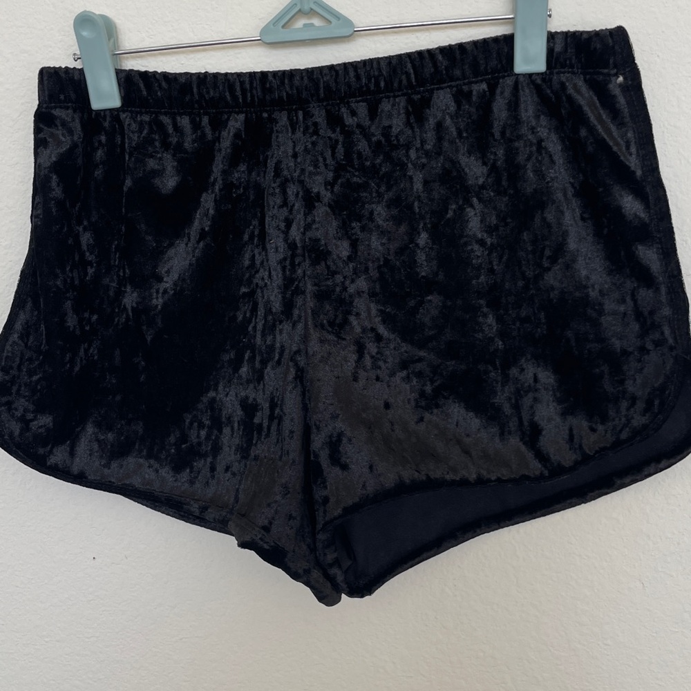 Heart & Hips Black Velvet Shorts